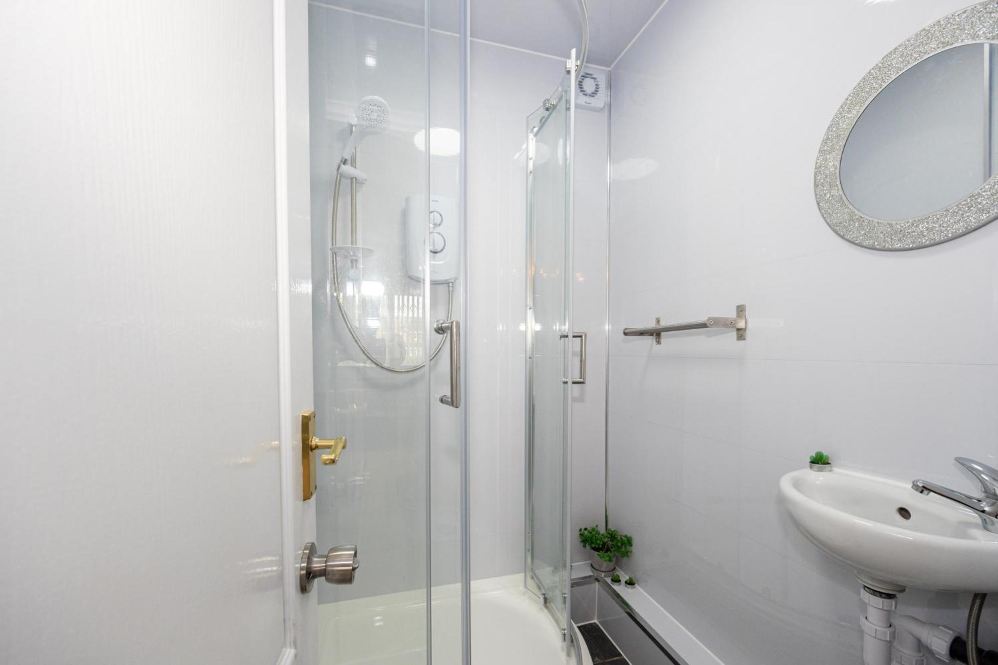 Airstays Apartment วิเทนชอว์ ภายนอก รูปภาพ
